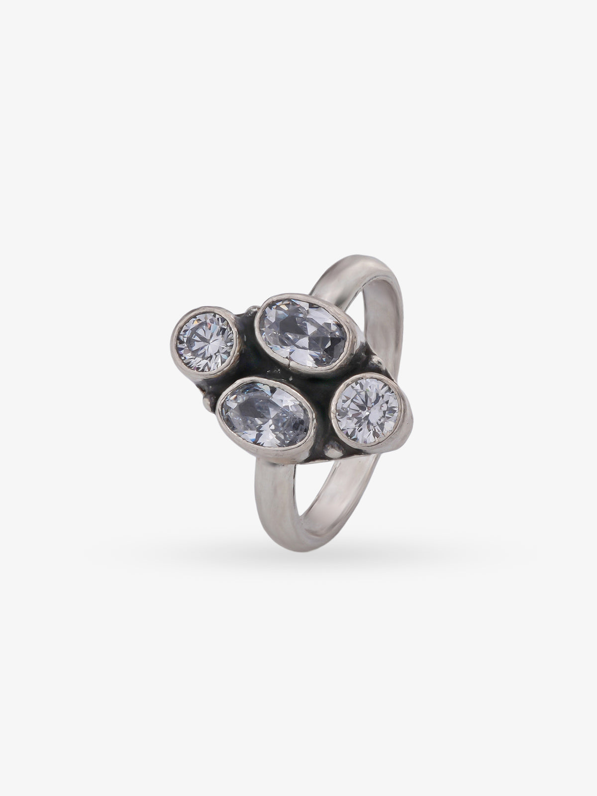 Adjustable band detail of SIJA 925 Silver Cluster Antique Toe Ring showcasing flexible fit and premium oxidised silver quality