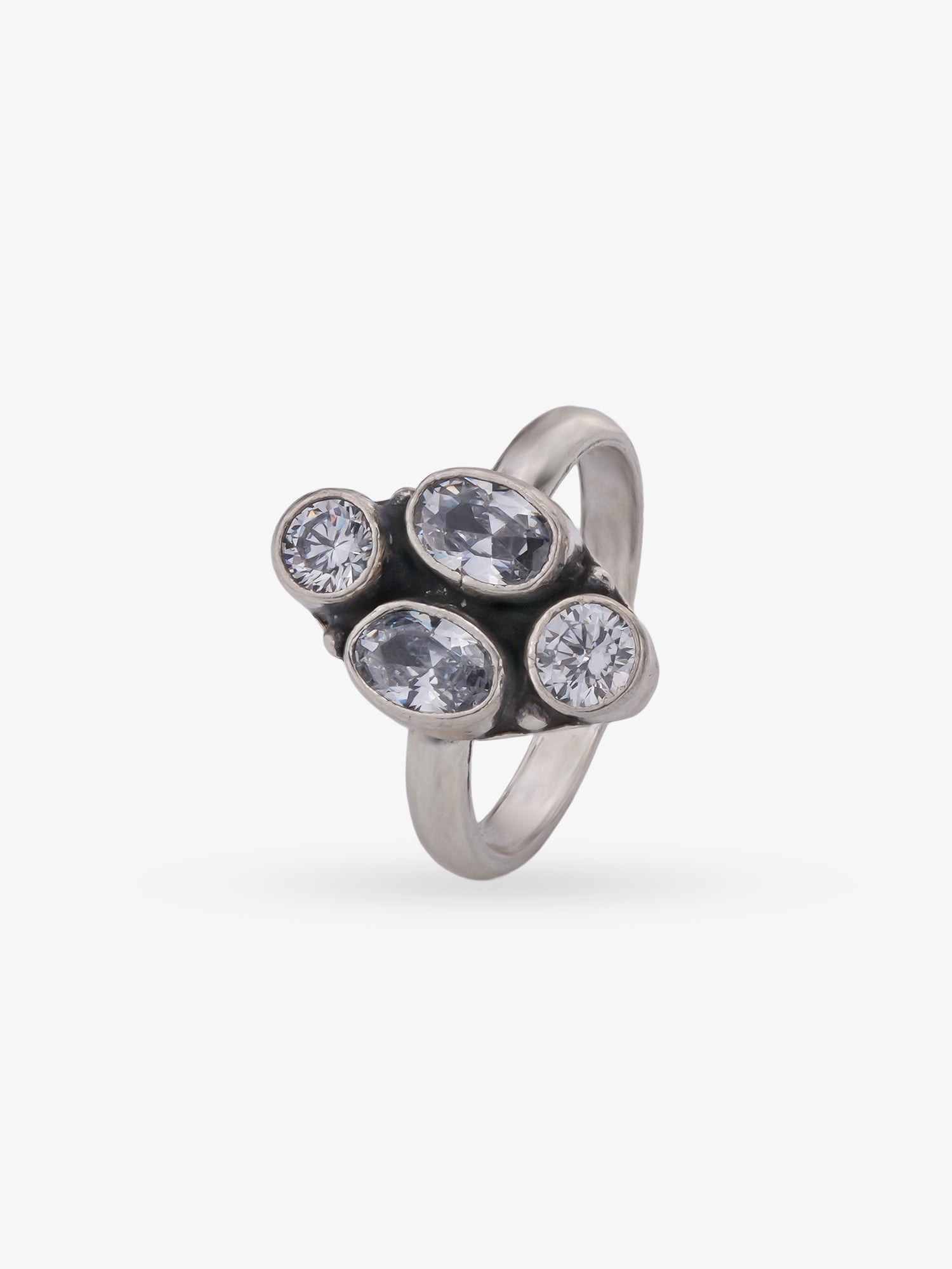 Adjustable band detail of SIJA 925 Silver Cluster Antique Toe Ring showcasing flexible fit and premium oxidised silver quality