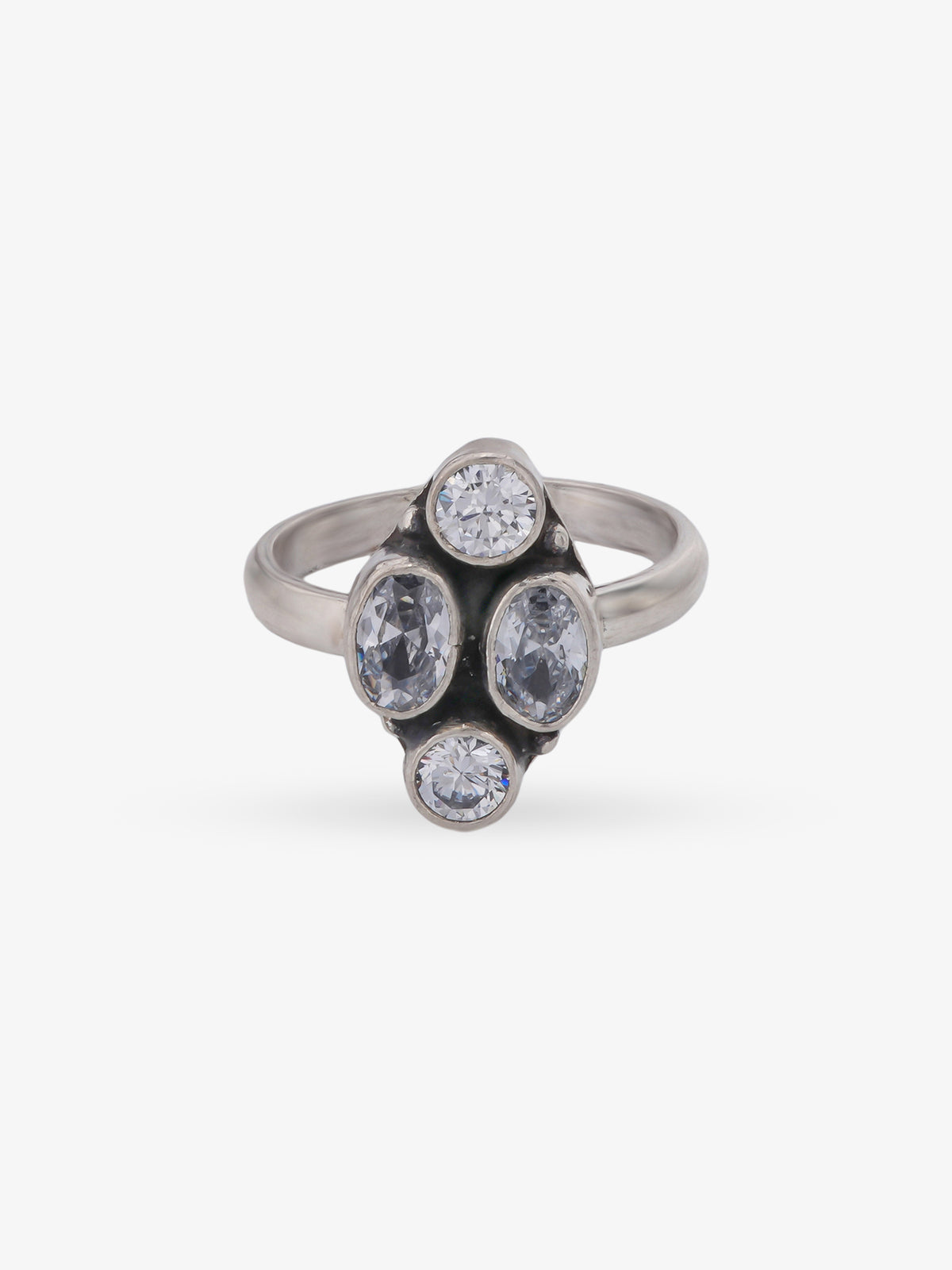 SIJA 925 Silver Cluster Antique Toe Ring oxidised silver jewellery elegant front view traditional accessory for women