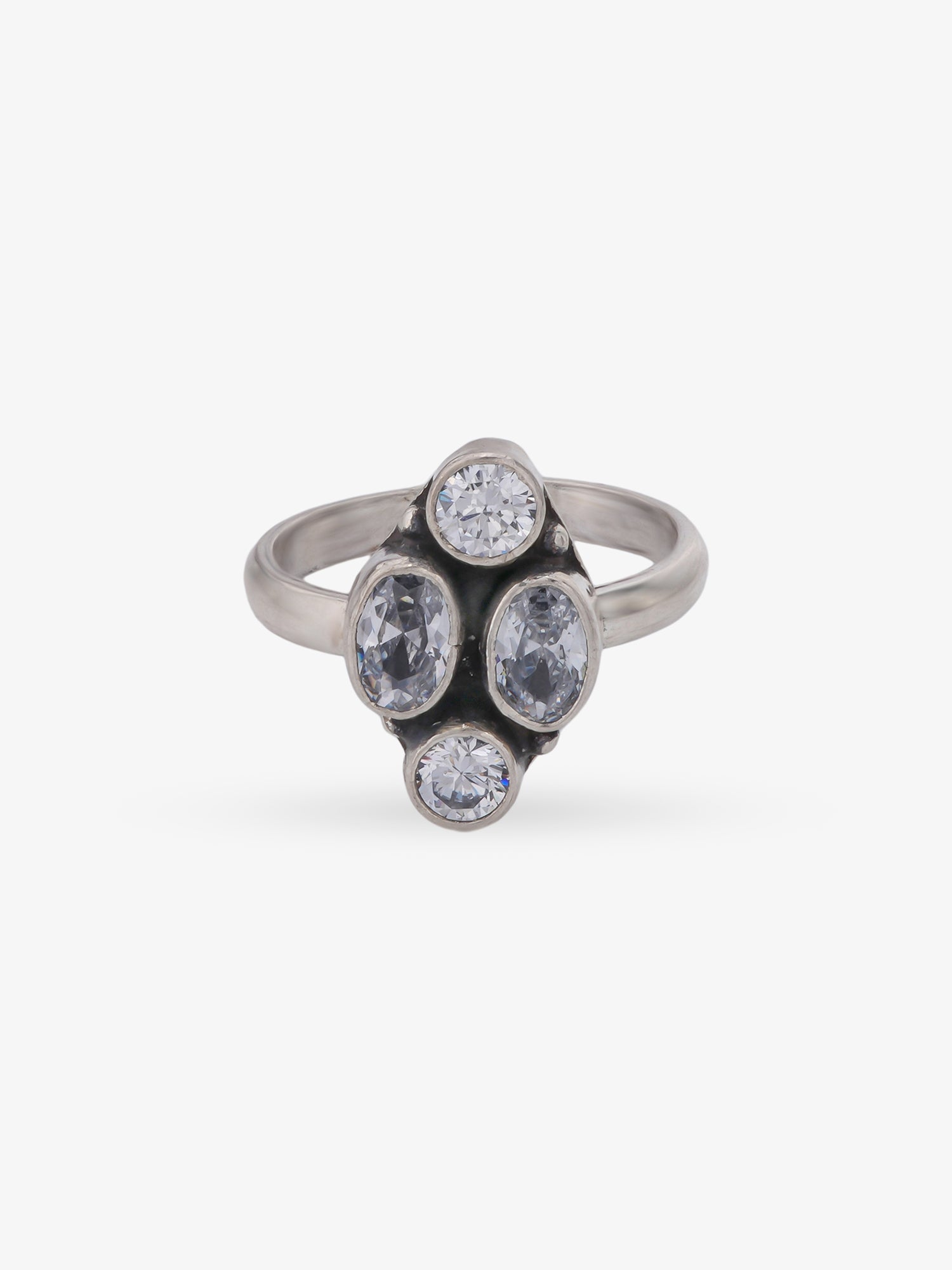 SIJA 925 Silver Cluster Antique Toe Ring oxidised silver jewellery elegant front view traditional accessory for women