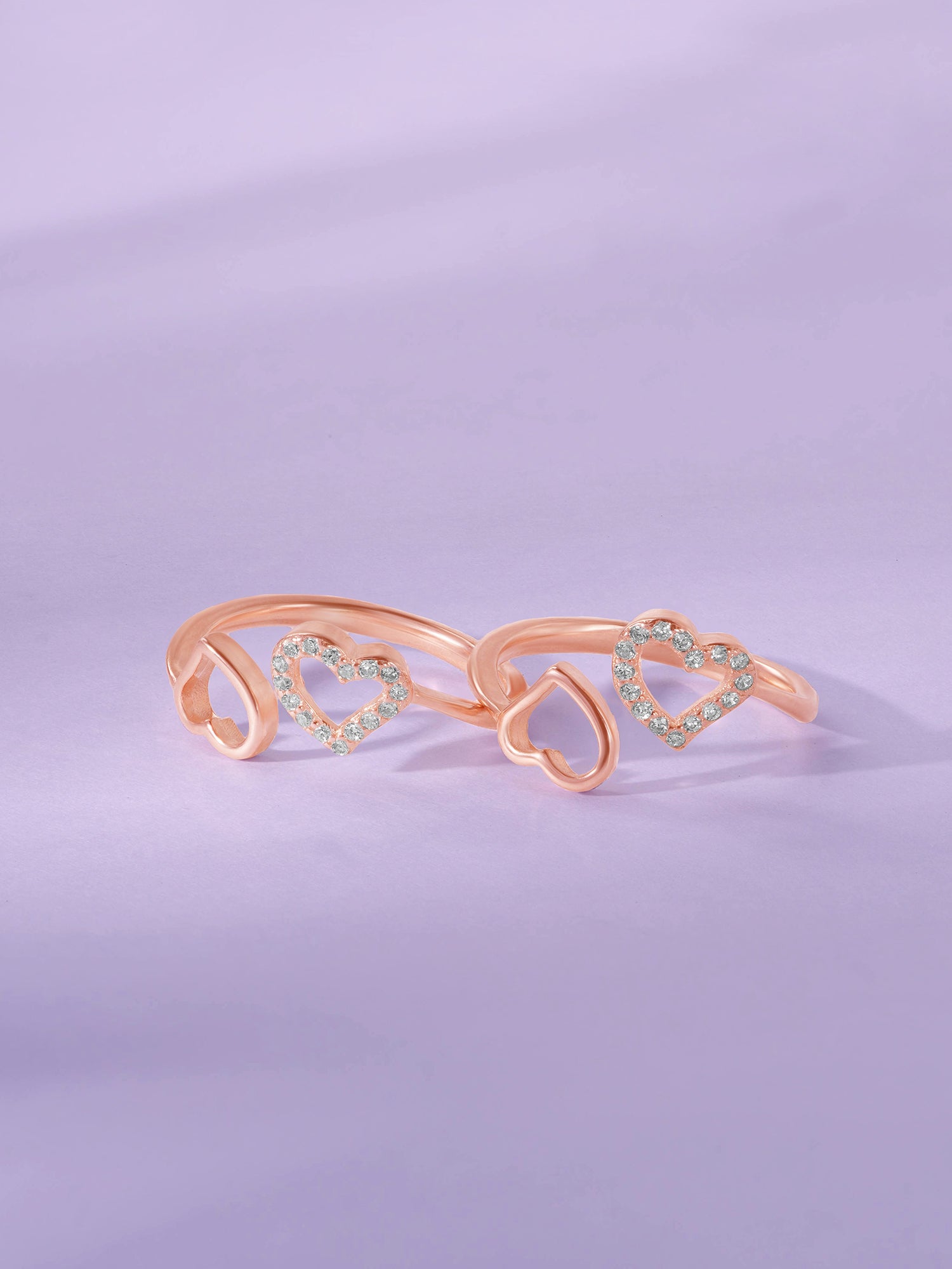 Detailed close up of SIJA 925 Silver Double Heart Stone Toe Rings highlighting sparkling double heart stone craftsmanship