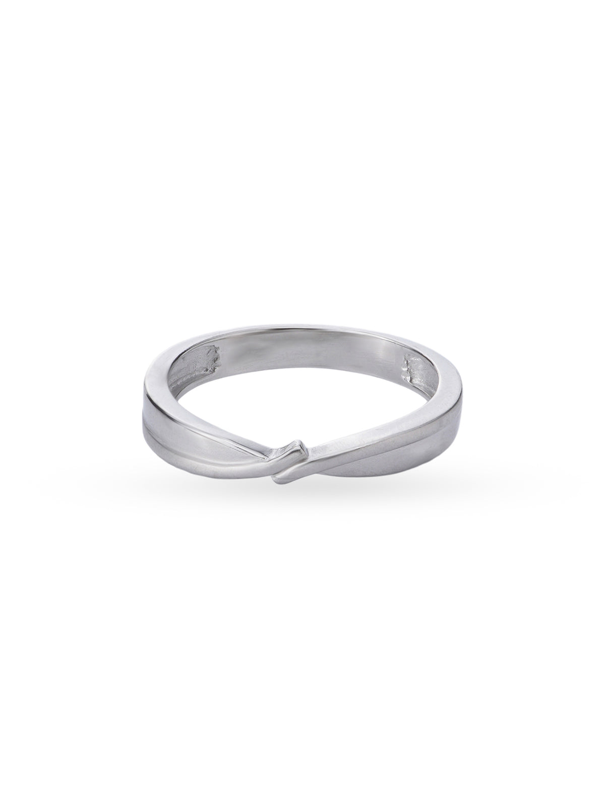 Detailed view of SIJA 925 sterling silver Embrace Women Ring band profile highlighting smooth finish and modern craftsmanship