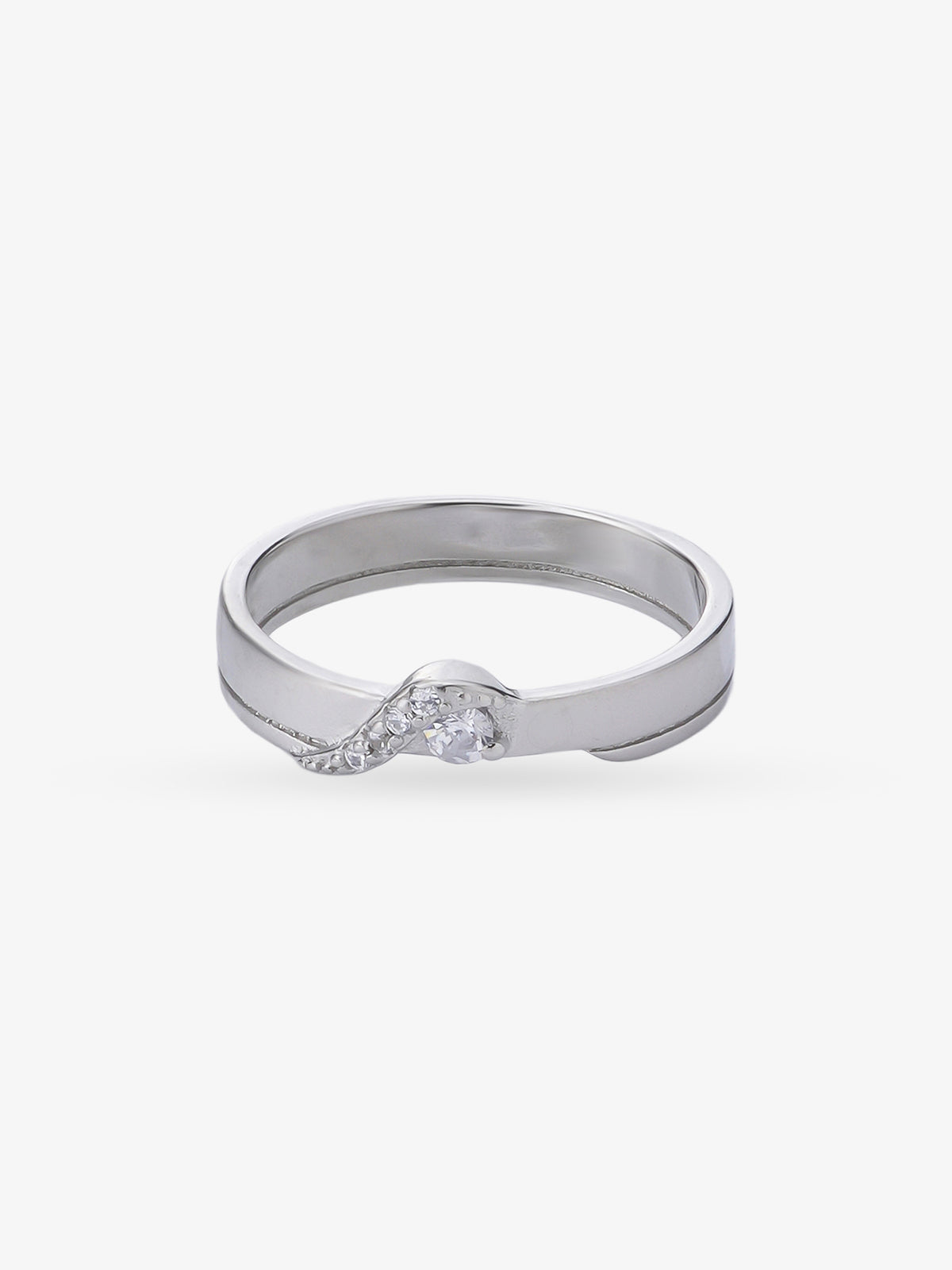 Side profile of SIJA 925 sterling silver Embrace Women Ring showing polished edges and durable sterling silver construction