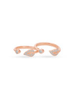 Detailed close up of SIJA 925 Silver Leaf Stone Toe Ring rose gold plated highlighting sparkling stone