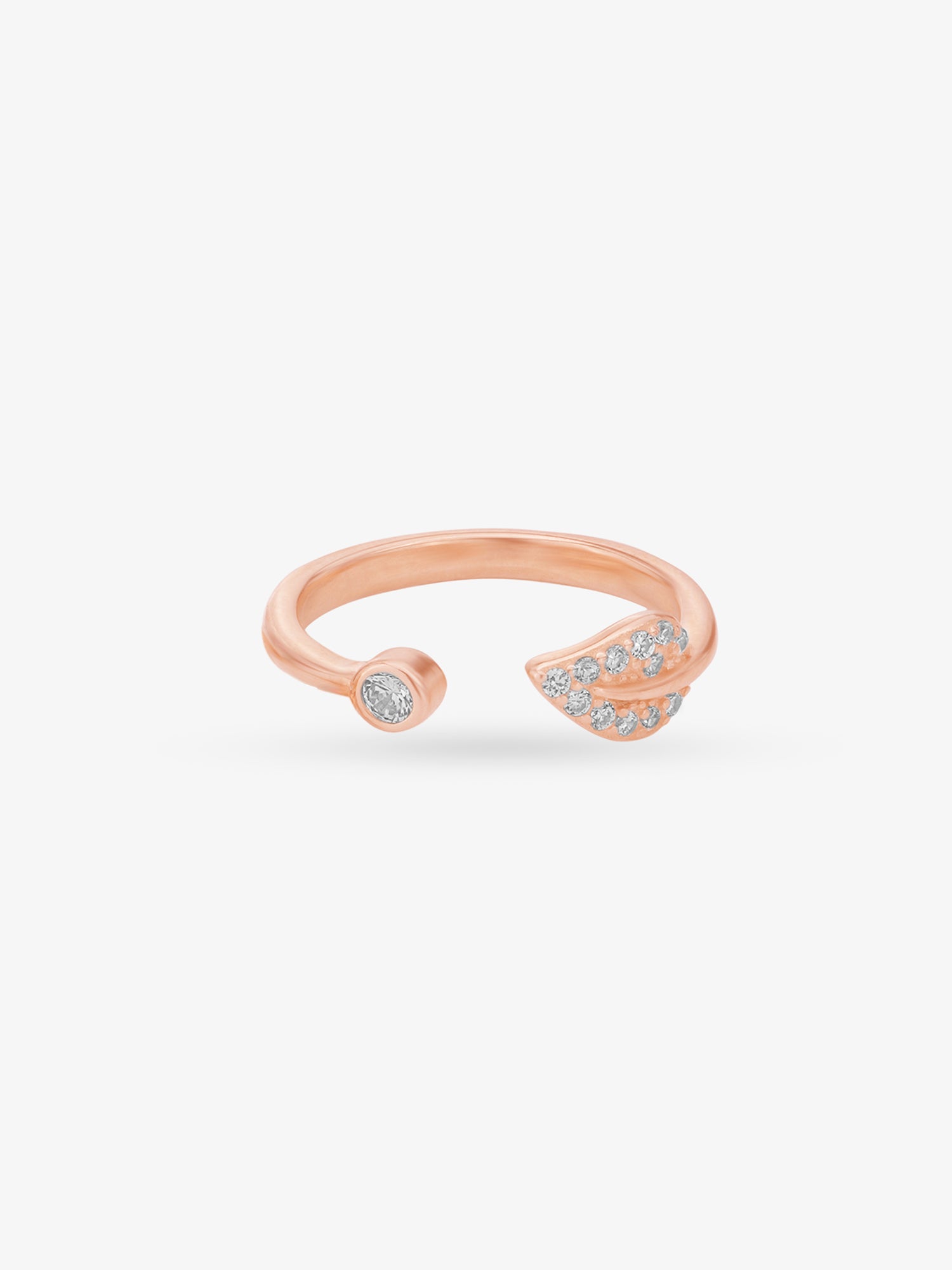 Detailed close up of SIJA 925 Silver Leaf Stone Toe Ring rose gold plated highlighting sparkling stone