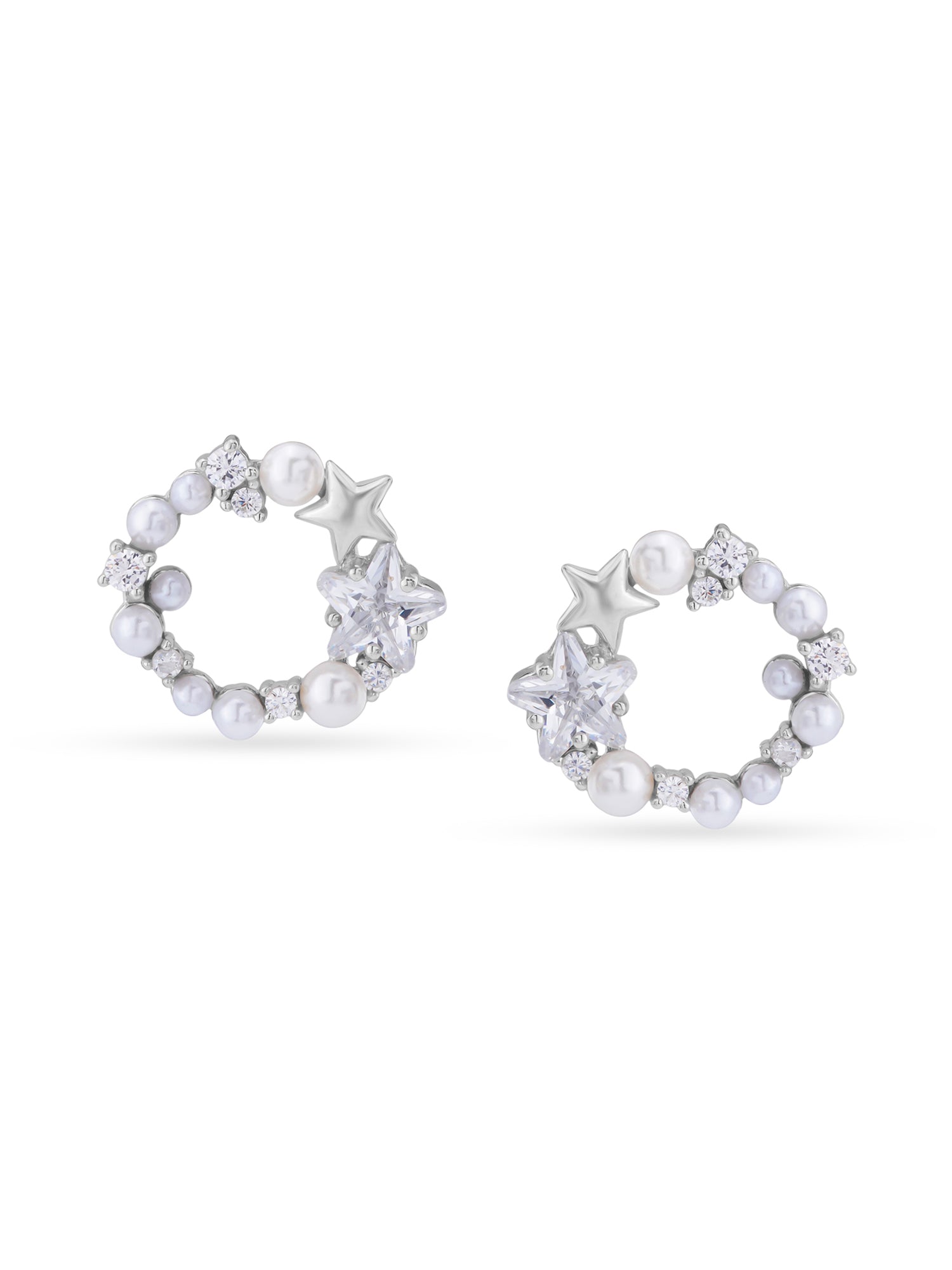 Detailed close up of SIJA Pearl & Starlet Stud showing luminous pearl with sparkling starlet motif craftsmanship