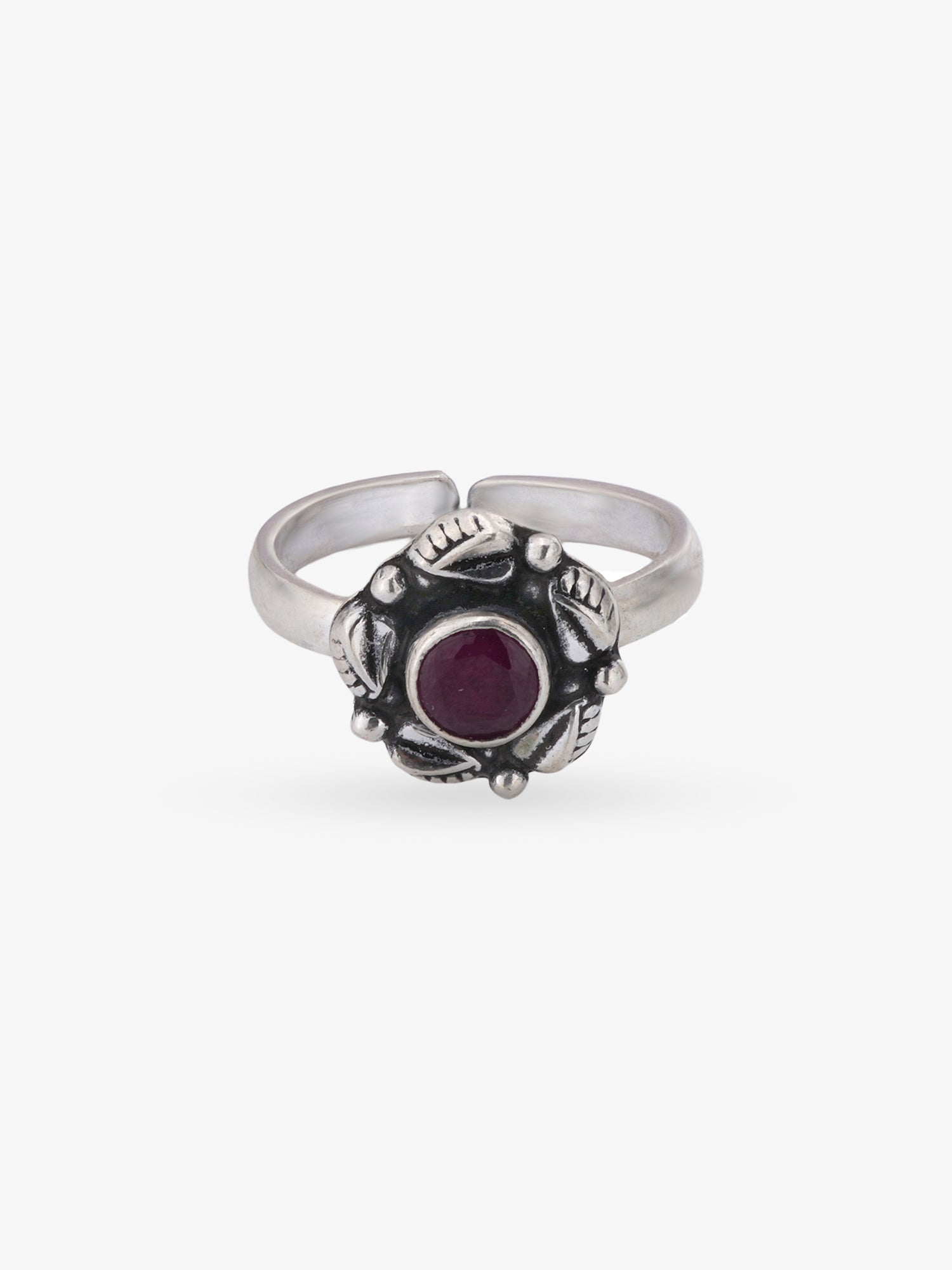 Adjustable band detail of SIJA 925 Silver Ruby Blossom Antique Toe Ring showcasing flexible fit and premium oxidised silver quality