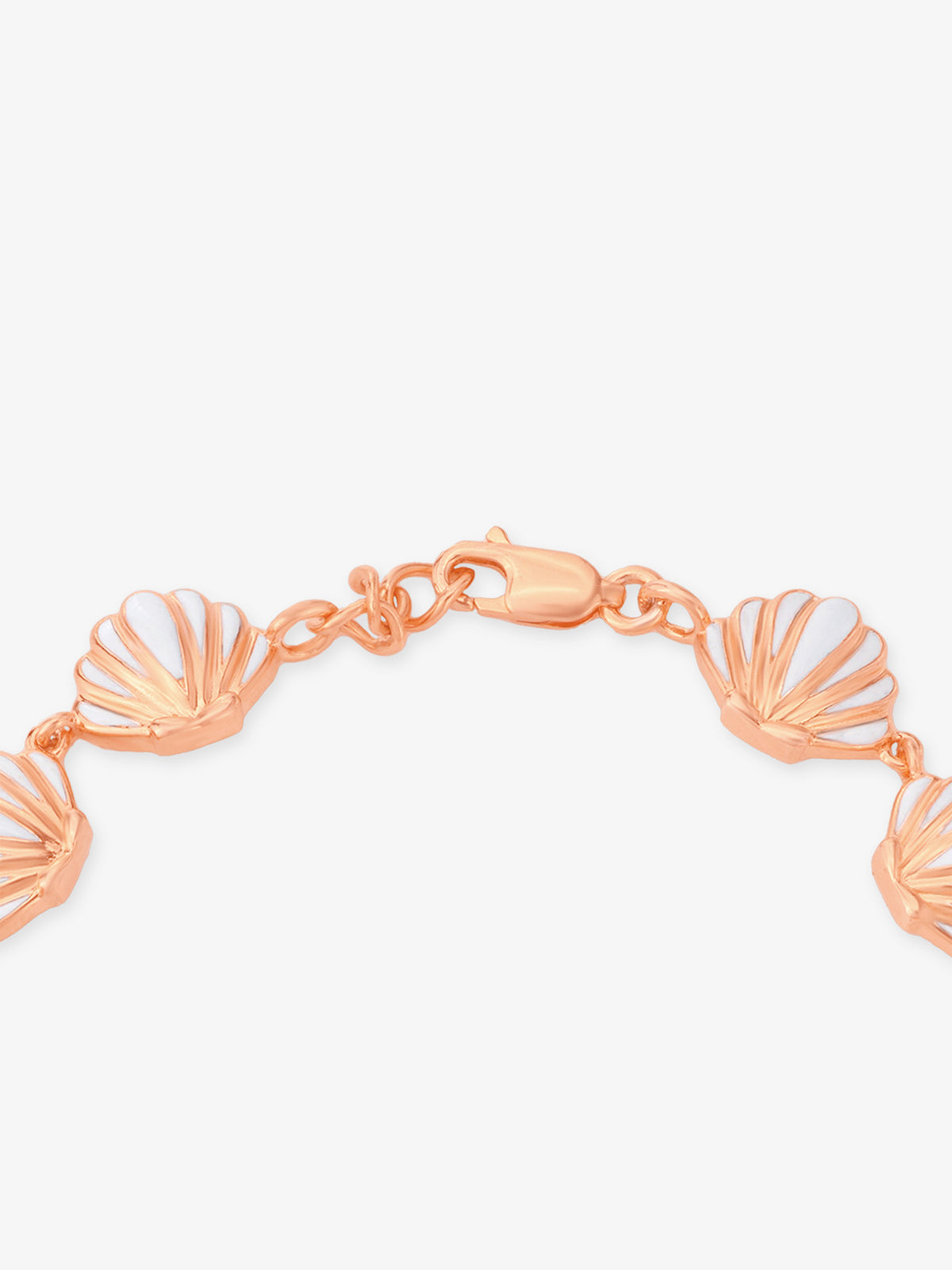 Side profile of SIJA 925 Silver Shell Bracelet showing durable sterling silver chain artistry