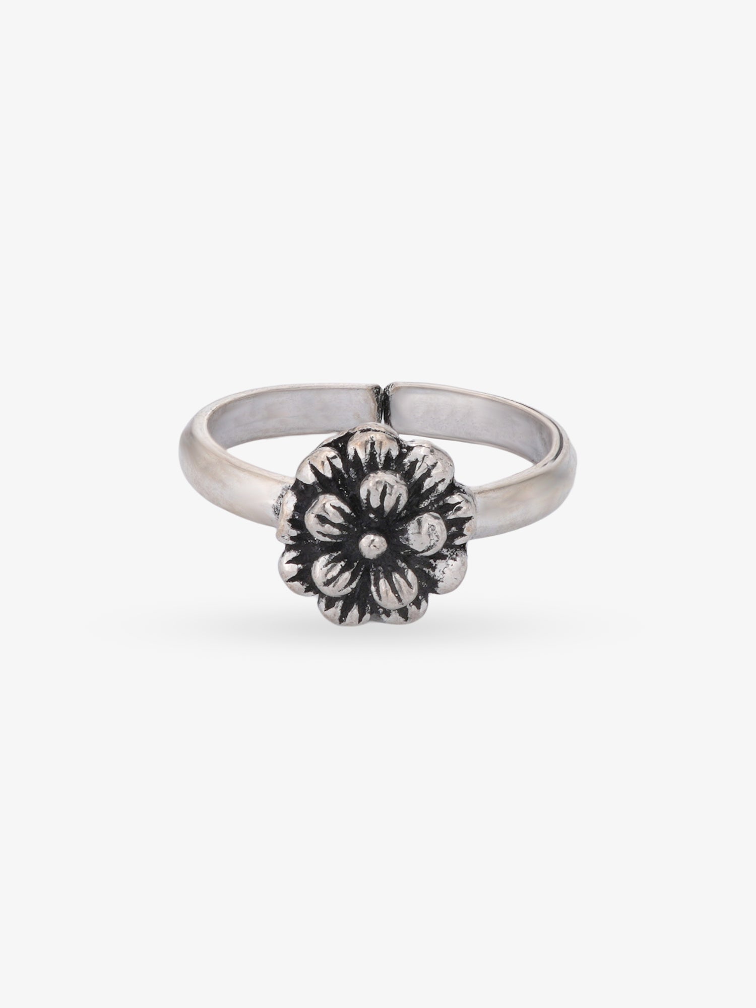 Adjustable band detail of SIJA 925 Silver Floral Bloom Toe Ring showcasing flexible fit and premium oxidised silver quality