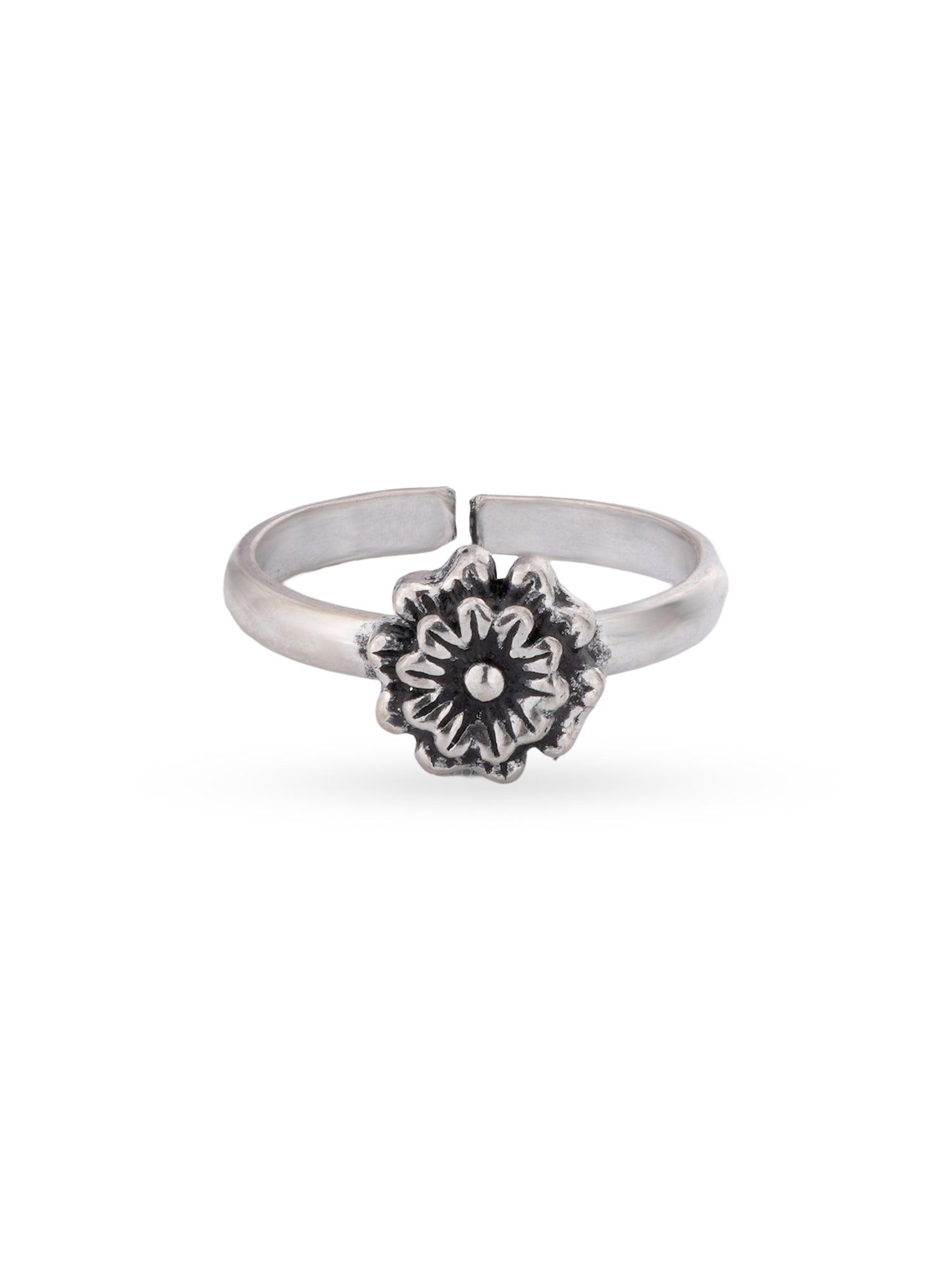 Detailed close up of SIJA 925 Silver Flowerlet Toe Ring showing oxidised floral design and handcrafted silver finish