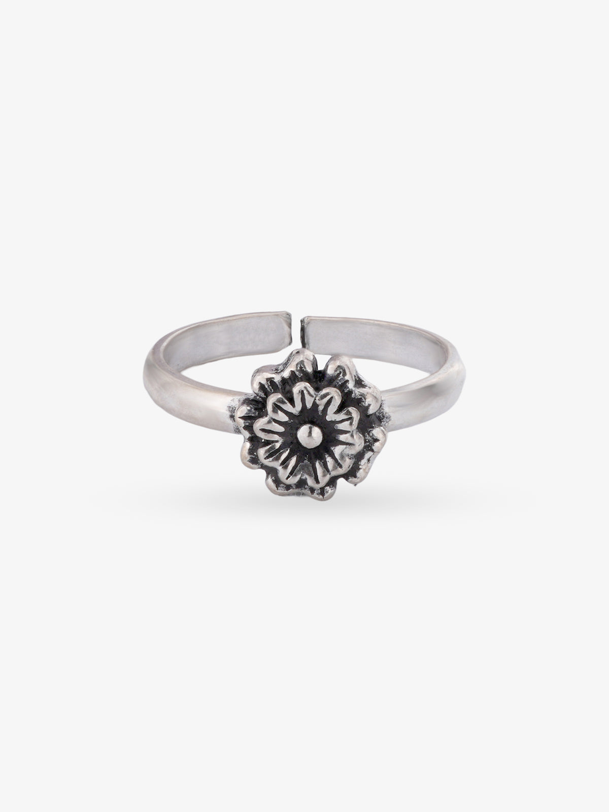 Adjustable band detail of SIJA 925 Silver Flowerlet Toe Ring showcasing flexible fit and premium oxidised silver quality