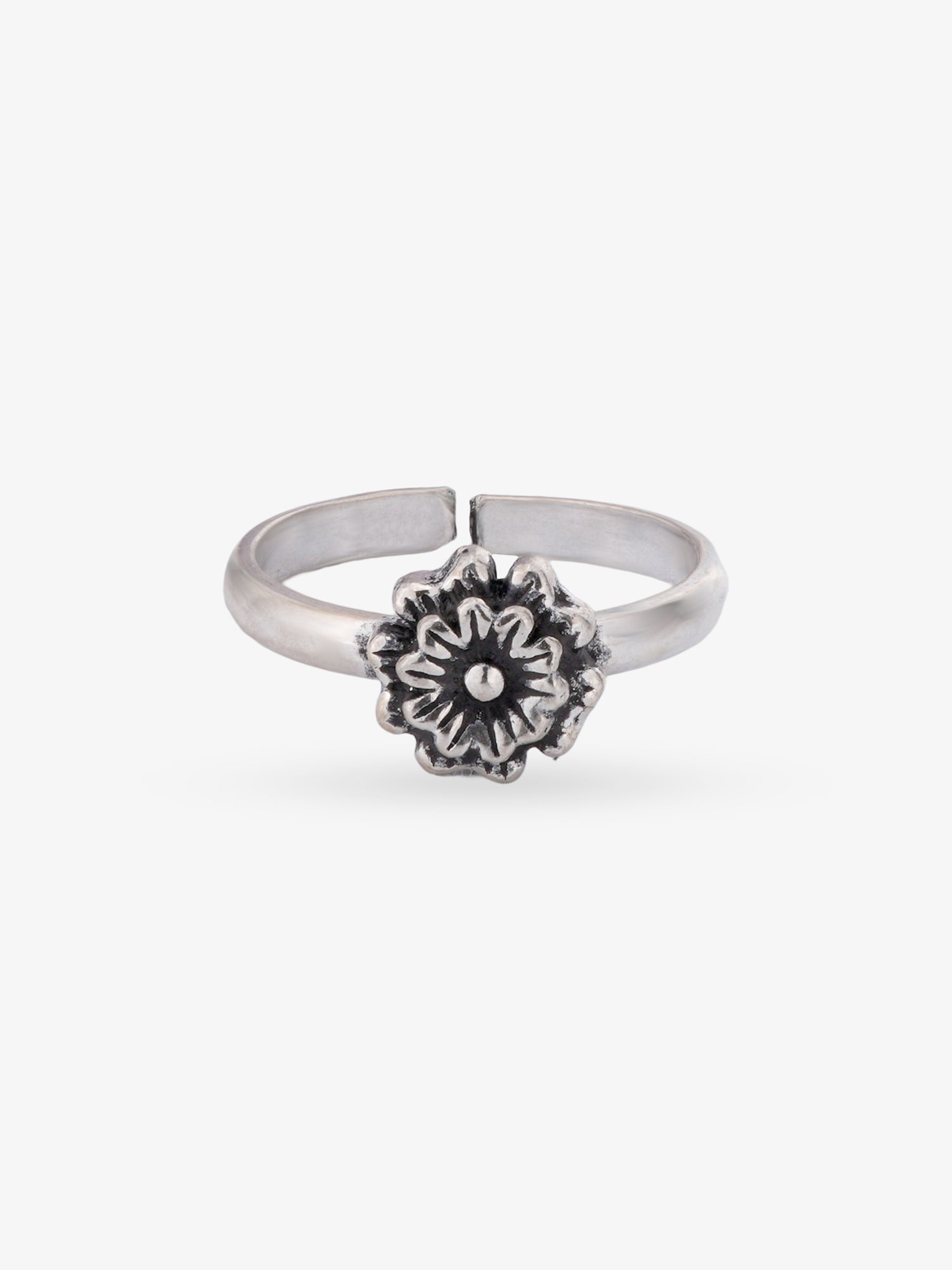 Adjustable band detail of SIJA 925 Silver Flowerlet Toe Ring showcasing flexible fit and premium oxidised silver quality