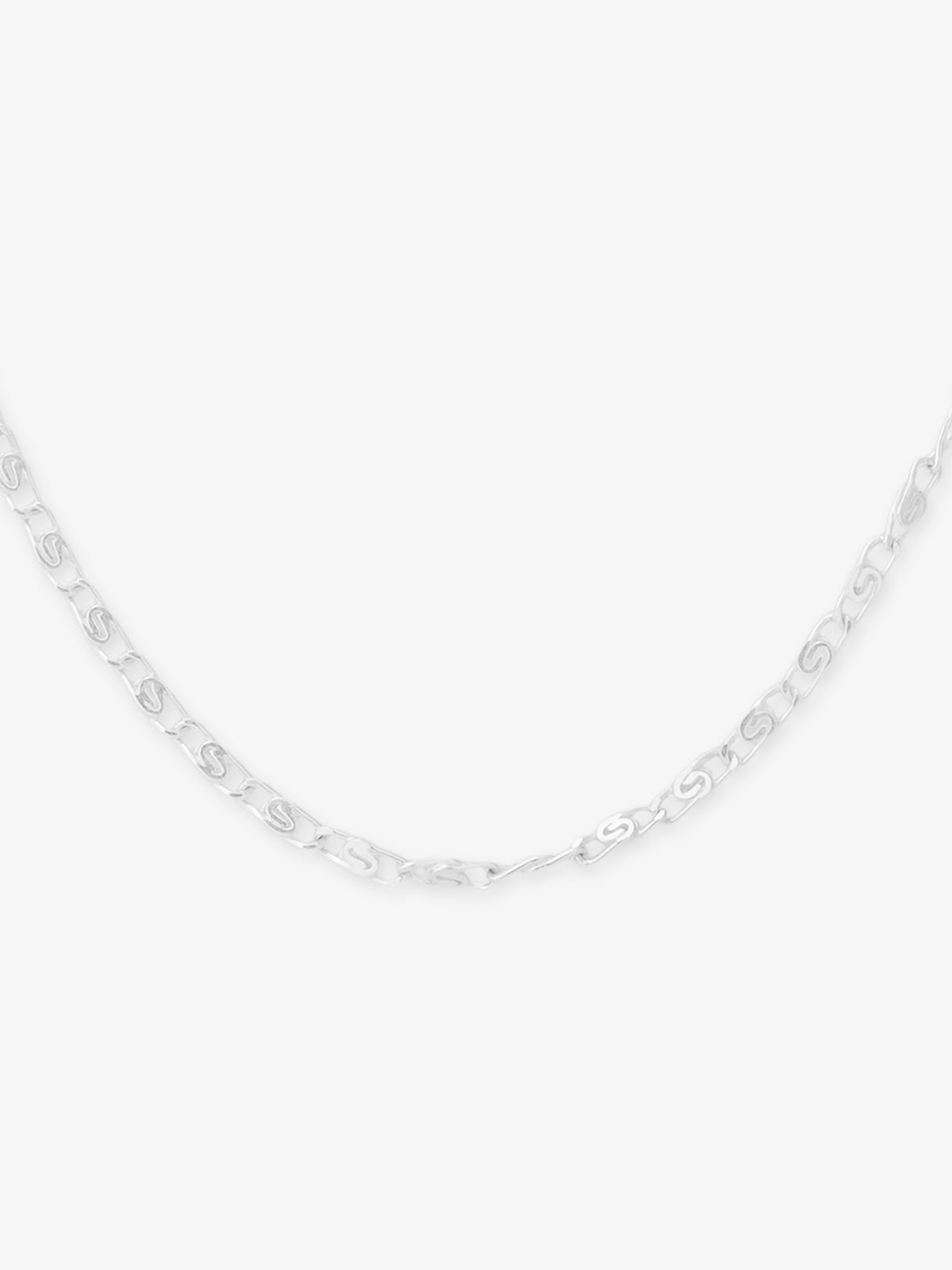 Detailed close up of SIJA 925 Silver Serpentine Chain showing smooth serpentine links and handcrafted silver finish