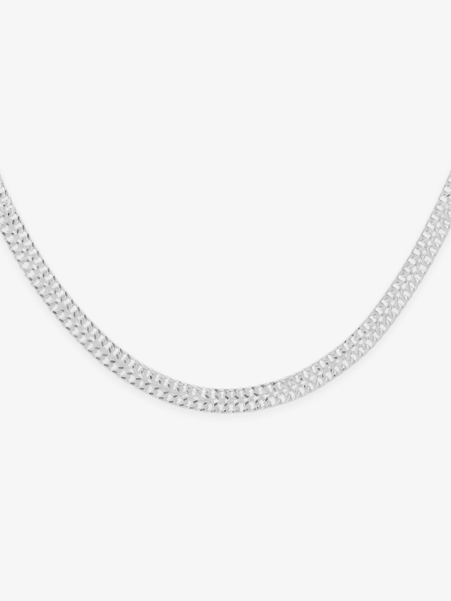 Detailed close up of SIJA 925 Silver Stream Chain showing smooth flowing links and handcrafted silver finish