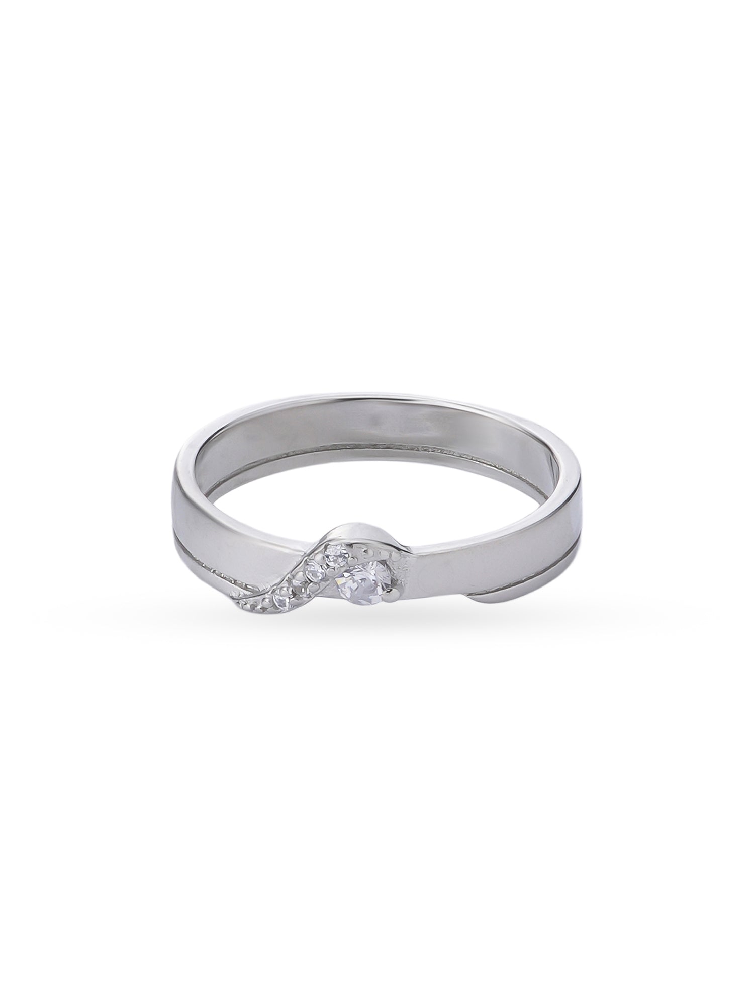 Close‑up of SIJA 925 sterling silver Sleek Men Ring showing fine detailing and handcrafted design