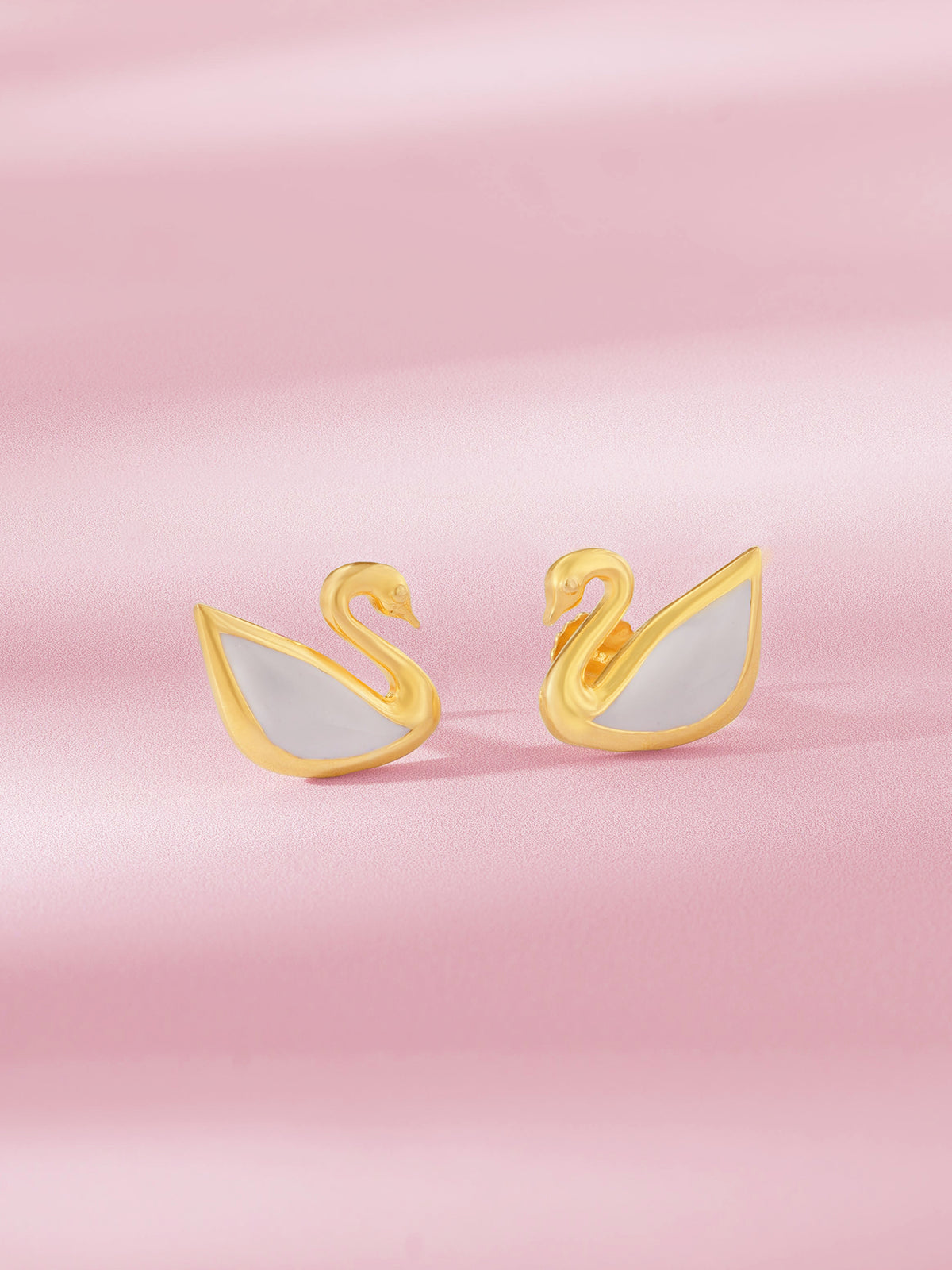 Detailed close up of SIJA 925 Silver Swan Stud highlighting graceful swan charm craftsmanship