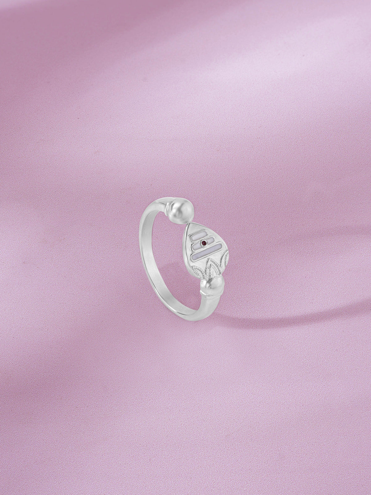 Detailed close up of SIJA 925 Silver Vel Ring showing symbolic vel design and handcrafted silver finish
