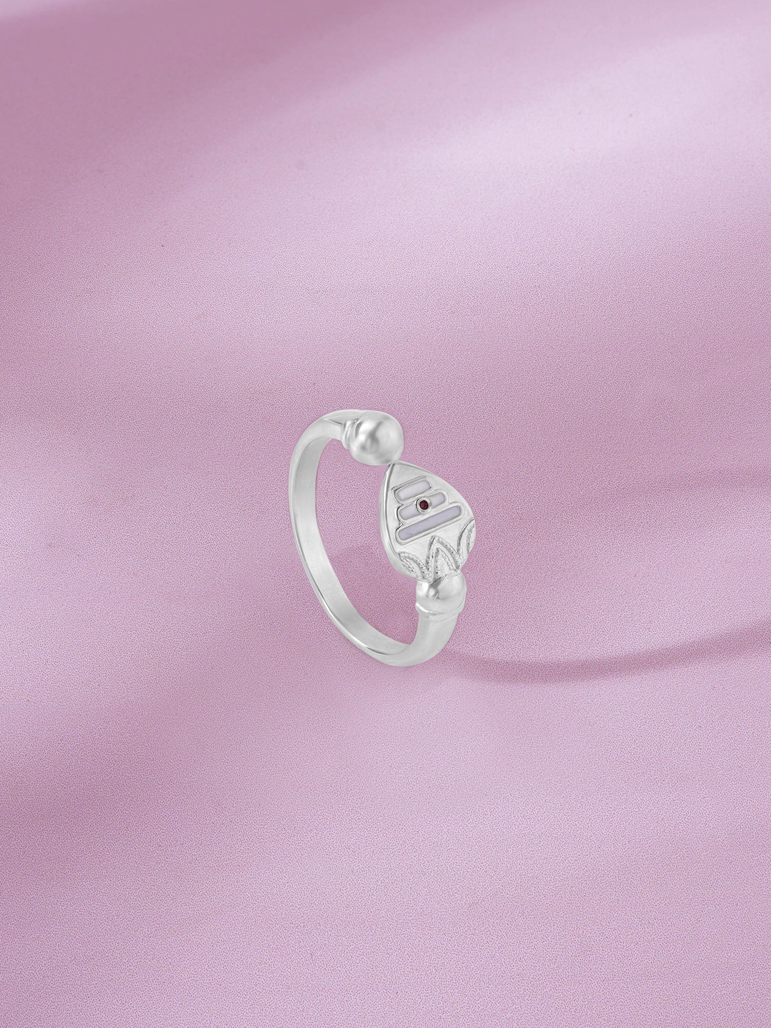 Detailed close up of SIJA 925 Silver Vel Ring showing symbolic vel design and handcrafted silver finish