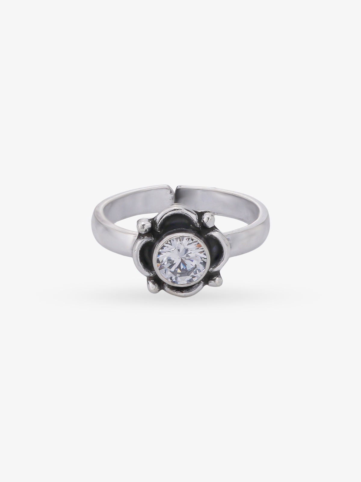 Adjustable band detail of SIJA 925 Silver White Bloom Antique Toe Ring showcasing flexible fit and premium oxidised silver quality