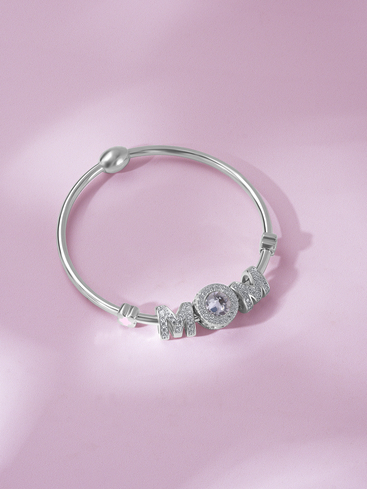 Close‑up of SIJA 925 Silver Women’s Bracelet showing Forever MOM charm detailing handcrafted sterling silver jewellery sentimental accessory for mothers